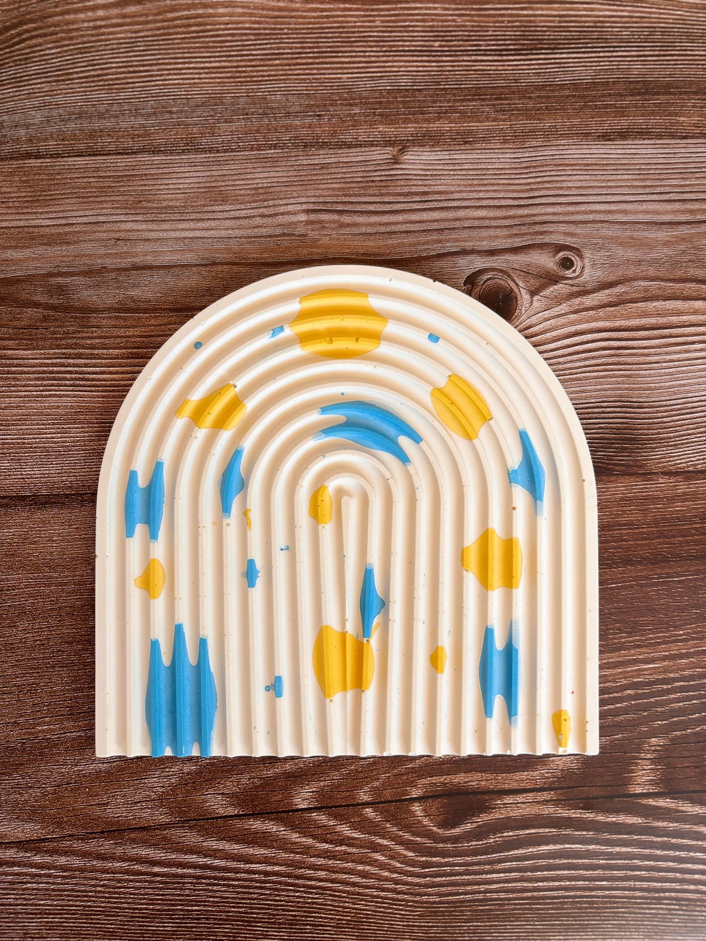 Plateau Arche jaune et bleu - Doufly Home